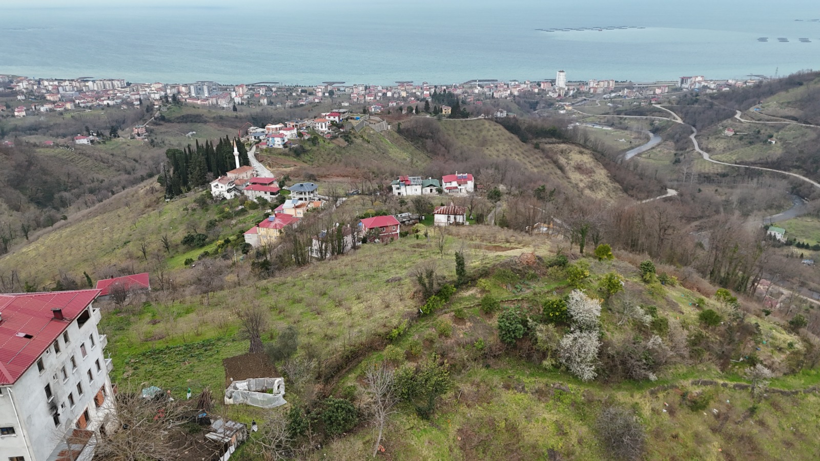 MABEL'DEN VAKFIKEBİR HACIKÖY YOLA SINIR 1.700 M2 SATILIK ARSA